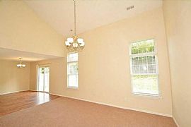 Newly Painted 3br and 2.5bth Plus Loft Area House in Indianapolis, IN (Photo 4 of 9)