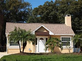 Charming 3 Bedroom College Park Home Features in Orlando, FL