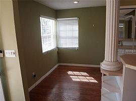 Charming 3 Bedroom College Park Home Features in Orlando, FL (Photo 3 of 11)