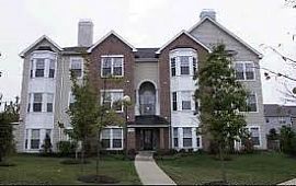 Sunny 3-Br 2-Ba Condo Near Fairfax Corner in Fairfax, VA