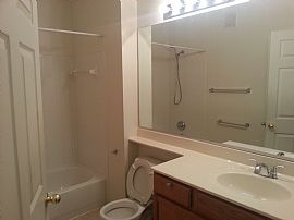 Sunny 3-Br 2-Ba Condo Near Fairfax Corner in Fairfax, VA (Photo 4 of 8)