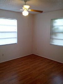 Spacious 3 Bed/2 Bath House Available For Rent in Tampa, FL (Photo 3 of 8)