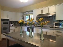 Beautiful Ranch Home Available August 15th in Milwaukee, WI (Photo 2 of 4)