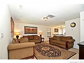 This Beautiful Two Story Home Is Located in The Brownstone Neig in Charlotte, NC (Photo 2 of 6)