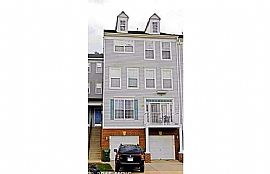 Spectacular Garage Townhome in Sought After Coppermine Crossing in Herndon, VA