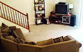 Spectacular Garage Townhome in Sought After Coppermine Crossing in Herndon, VA (Photo 11 of 12)