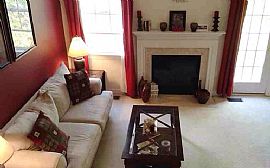 Spectacular Garage Townhome in Sought After Coppermine Crossing in Herndon, VA (Photo 2 of 12)