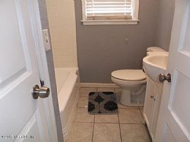 Charming 3/2 with Sun Room.Hardwood Floors, Separate Dining Room in Jacksonville, FL (Photo 10 of 11)