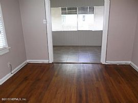 Charming 3/2 with Sun Room.Hardwood Floors, Separate Dining Room in Jacksonville, FL (Photo 6 of 11)