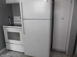 Charming 3/2 with Sun Room.Hardwood Floors, Separate Dining Room in Jacksonville, FL (Photo 8 of 11)