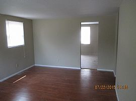  This House Has Been Completely Renovated From Top to Bottom in Columbus, OH (Photo 3 of 11)