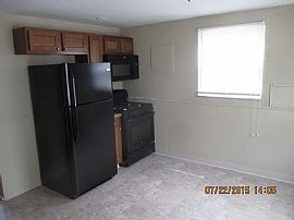  This House Has Been Completely Renovated From Top to Bottom in Columbus, OH (Photo 6 of 11)