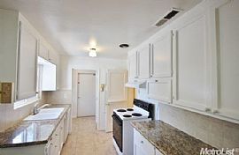 Charming 3bedroom 2 Bathroom Home on a Large Lot!  in Sacramento, CA (Photo 3 of 5)