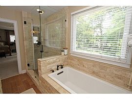 Stunning Home! Gorgeous Renovated and Very Spacious Home in Atlanta, GA (Photo 6 of 6)