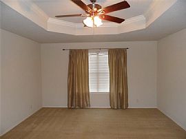 Clean 3 Bed 2 Bath Home with Large Living and Dining Areas, Hom in Austin, TX (Photo 4 of 9)