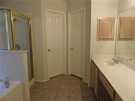 Clean 3 Bed 2 Bath Home with Large Living and Dining Areas, Hom in Austin, TX (Photo 5 of 9)