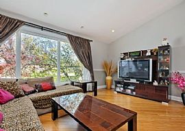 9811 North Maynard Terrace in Niles, IL (Photo 4 of 12)