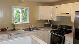 2 Braeburn Lane Middletown, Ct 06457 in Middletown, CT (Photo 2 of 10)