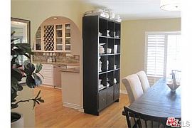 Contemporary 3 Bedroom Home  in Los Angeles, CA (Photo 3 of 12)