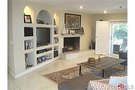 Contemporary 3 Bedroom Home  in Los Angeles, CA (Photo 8 of 12)