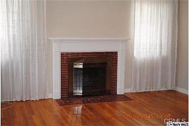 Cozy 3 Bedroom Home  in Altadena, CA (Photo 3 of 9)