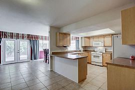 Beautifully Updated Vintage Home with 4bd/2ba and 1984 Sq Ft. in Phoenix, AZ (Photo 2 of 5)