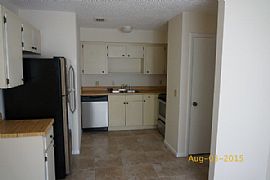 741 Sherwood Drive, 4/2 Winter Springs Townhome in Winter Springs, FL (Photo 3 of 9)