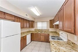 Gorgeous House W/granite / All Appliances in Phoenix, AZ (Photo 4 of 10)