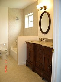 Coral Springs, Fl - Traditional Style House with Pool in Coral Springs, FL (Photo 3 of 4)