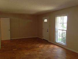 Single Family Home in Mobile, AL (Photo 2 of 6)