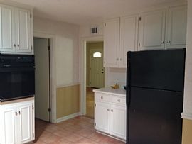 Single Family Home in Mobile, AL (Photo 5 of 6)