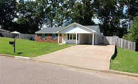 Wonderful Quiet 3bedrooms 2.5 Baths Single Family Home in Collierville, TN (Photo 8 of 9)
