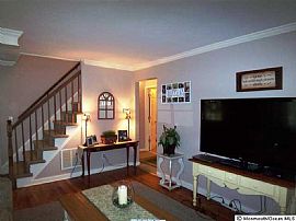Charming Single Family Rental on 75x100ft Lot.  in Middletown, NJ (Photo 2 of 5)