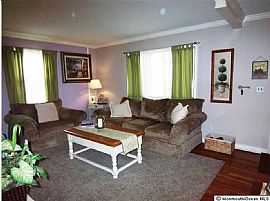 Charming Single Family Rental on 75x100ft Lot.  in Middletown, NJ (Photo 3 of 5)