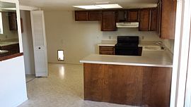 Well Cared For Three Bedroom Home with Easy Access to Shopping, in Phoenix, AZ (Photo 10 of 11)