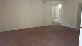 Well Cared For Three Bedroom Home with Easy Access to Shopping, in Phoenix, AZ (Photo 11 of 11)