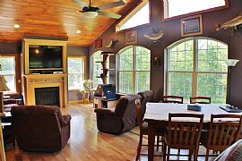 Beautiful Custom Home in Superior Condition with Custom Cabinet in Mayfield, NY (Photo 3 of 5)