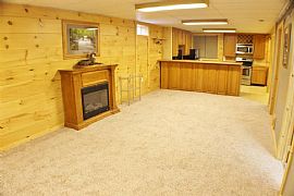 Beautiful Custom Home in Superior Condition with Custom Cabinet in Mayfield, NY (Photo 5 of 5)