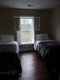 Walk to Metro in North Bethesda, MD (Photo 5 of 10)