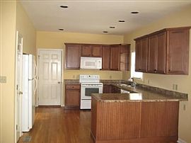 Nice Single Family 4 Beds 3 Baths Home in Lexington, KY (Photo 2 of 9)