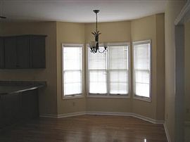 Nice Single Family 4 Beds 3 Baths Home in Lexington, KY (Photo 3 of 9)