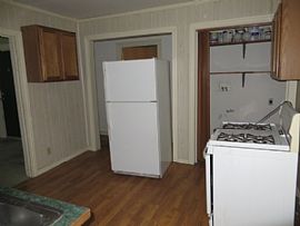 Move in Ready Cute 3 Bedroom 1 Bath Home in a Lovely Environmen in Wichita, KS (Photo 7 of 8)