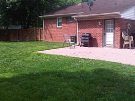 Very Nice 3 Bedroom 1 Bath Brick Ranch. Hardwood Floors Through in Virginia Beach, VA