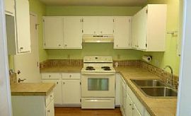 Great 3bed 2ba Home Ready For Move In, Laminate Flooring in Liv in San Antonio, TX (Photo 6 of 8)