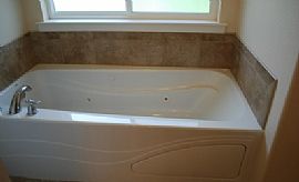 Excellent Single Family Home in a Cute Area in Vancouver, WA (Photo 7 of 7)