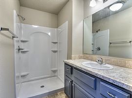 3bds 2baths Super Clean and Updated Specious Home in Oklahoma City, OK (Photo 4 of 10)