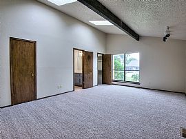 3bds 2baths Super Clean and Updated Specious Home in Oklahoma City, OK (Photo 5 of 10)