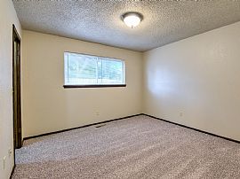 3bds 2baths Super Clean and Updated Specious Home in Oklahoma City, OK (Photo 8 of 10)