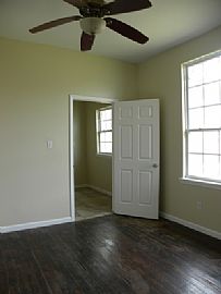 A Charming 3 Bedroom 1 Bath in Good Very Good Condition in New Orleans, LA (Photo 5 of 8)
