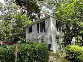 A 2 Beds and I Bathcharming Home W/living Room and Dining Room in Columbia, SC (Photo 8 of 10)
